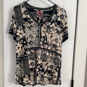 Johnny Was (Janie) Black/Deep Blue and Cream Patchwork Floral V-Neck Tee Small